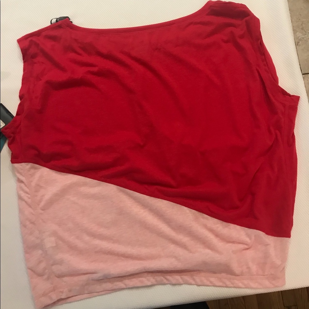 Nike training top - Picture 2 of 4
